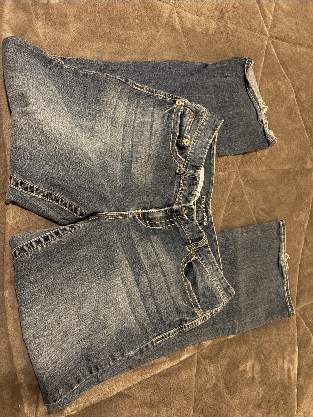 Maurices Women's Faded Blue Cropped Straight Jeans